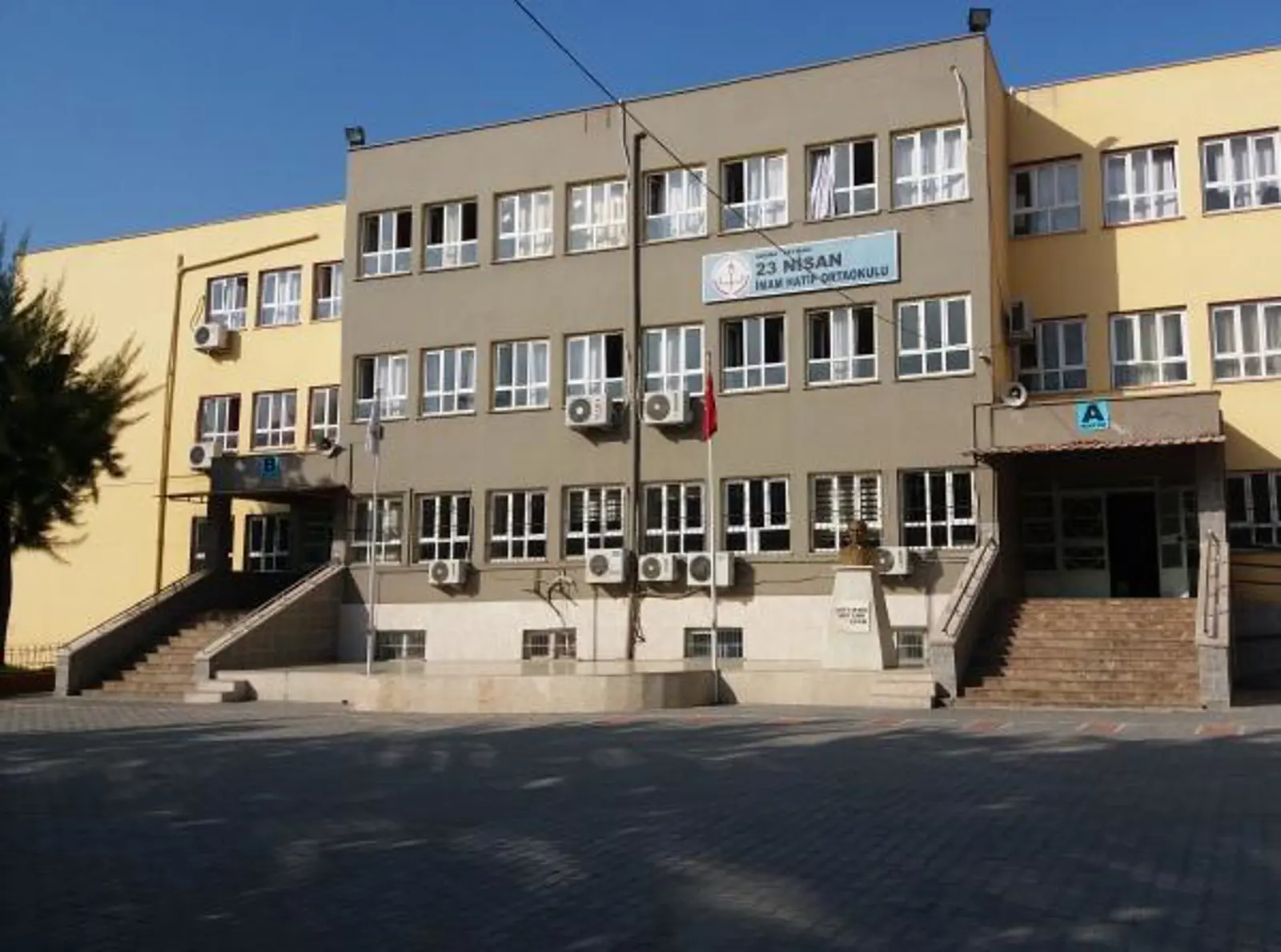 23 Nisan İmam Hatip Ortaokulu