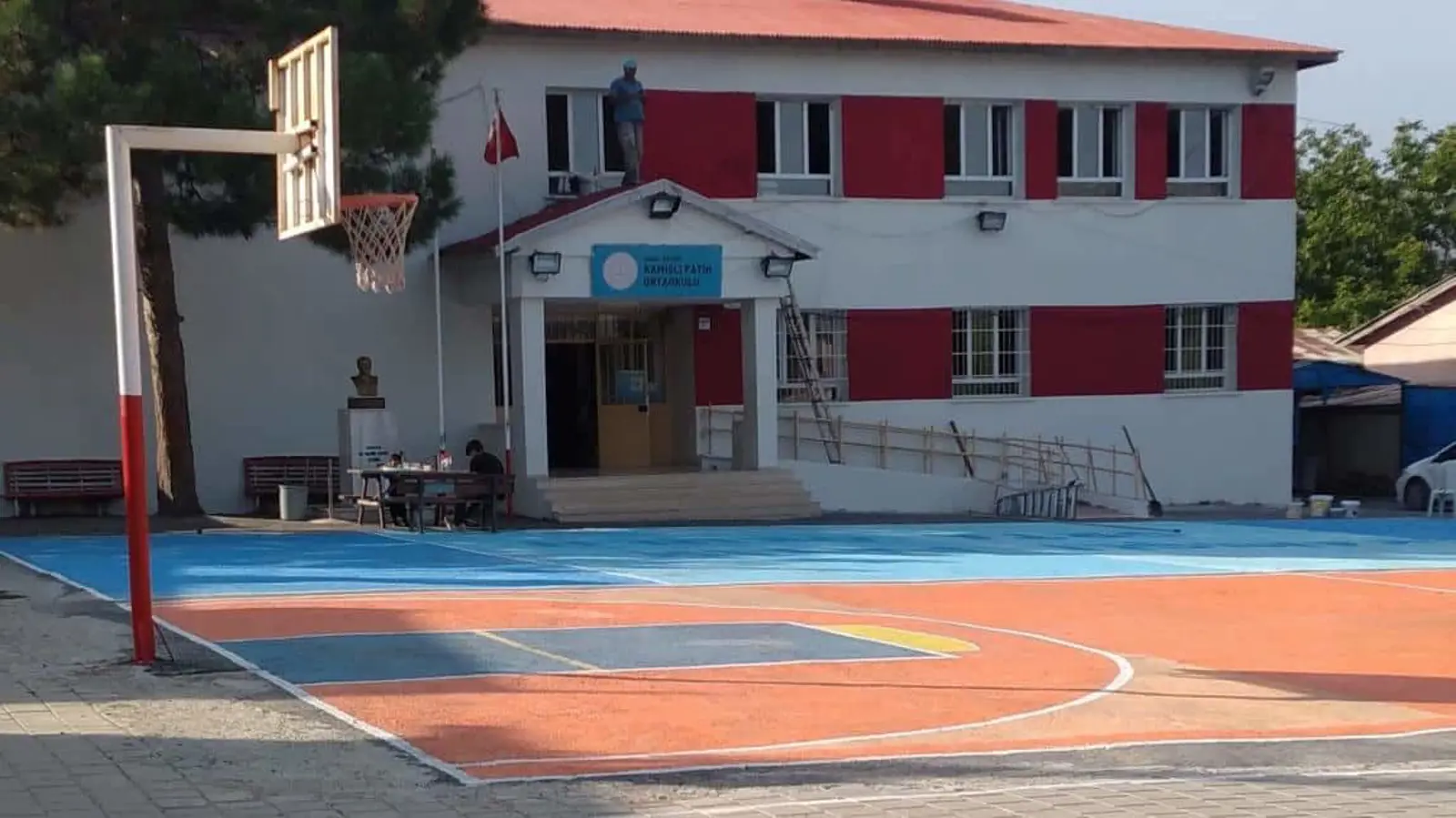 Kurum Kapak Görseli