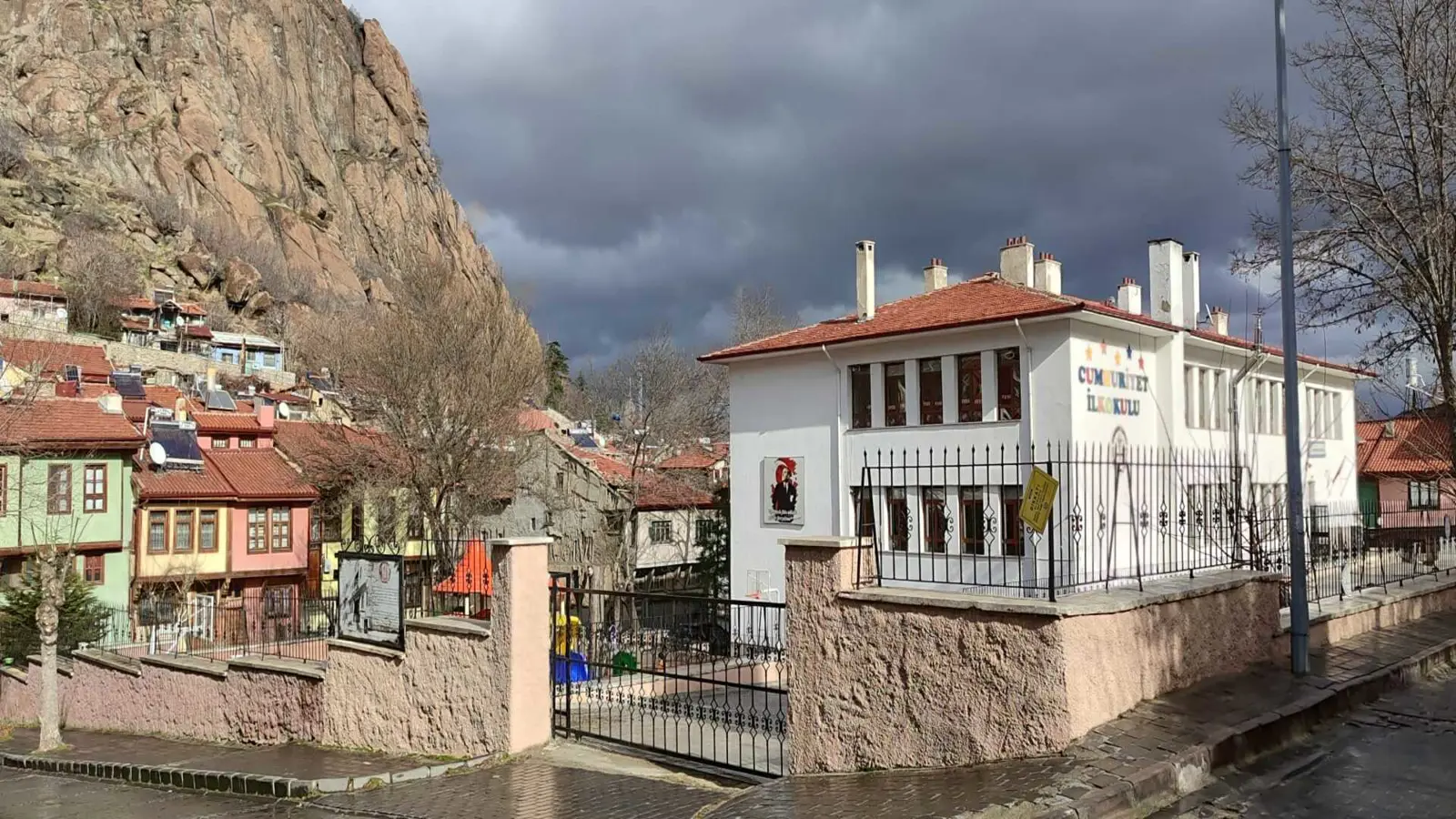 Kurum Kapak Görseli