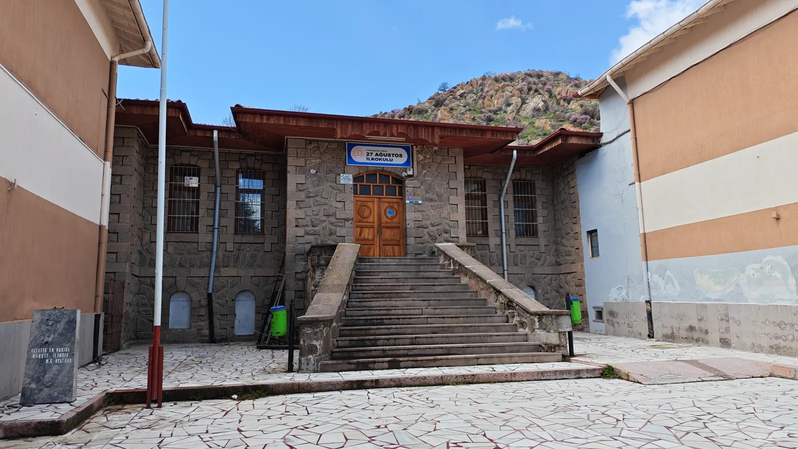 27 Ağustos İlkokulu