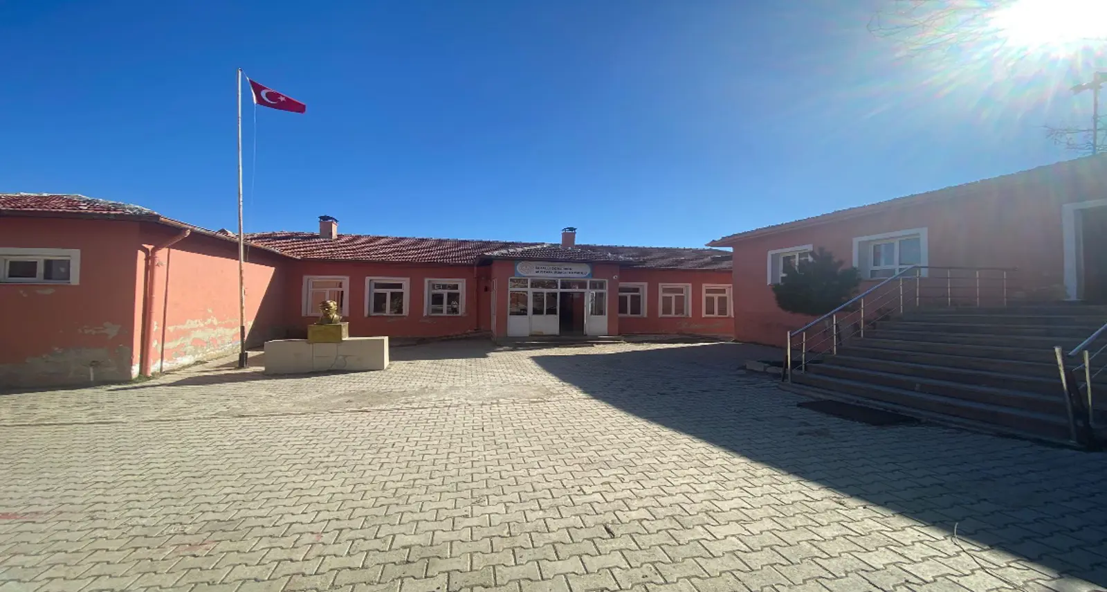 Kurum Kapak Görseli