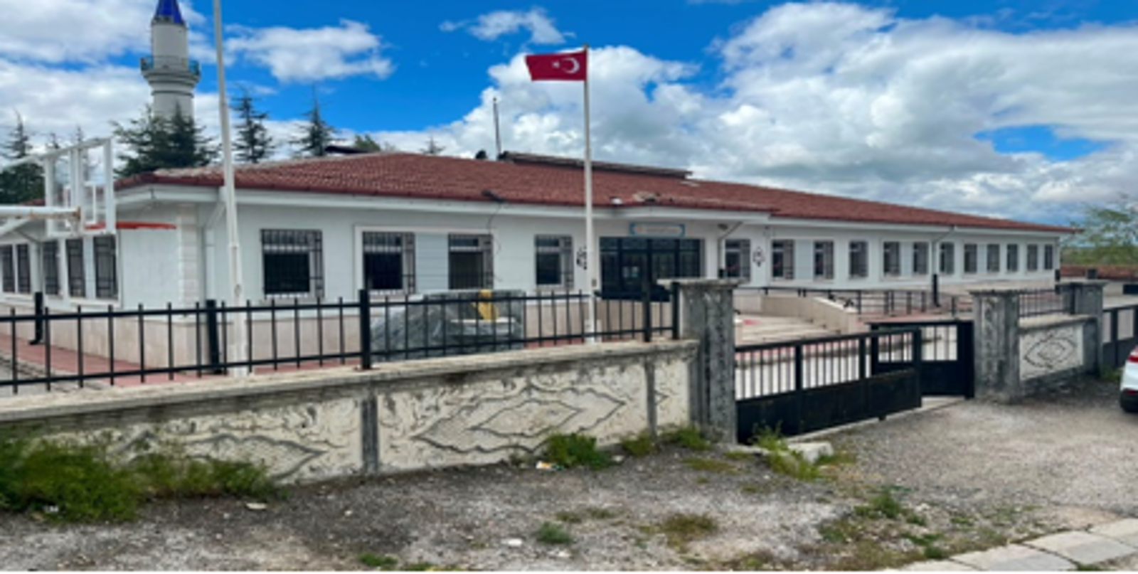 Yukarıtandır İlkokulu