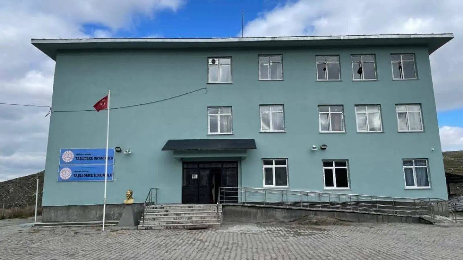 Kurum Kapak Görseli
