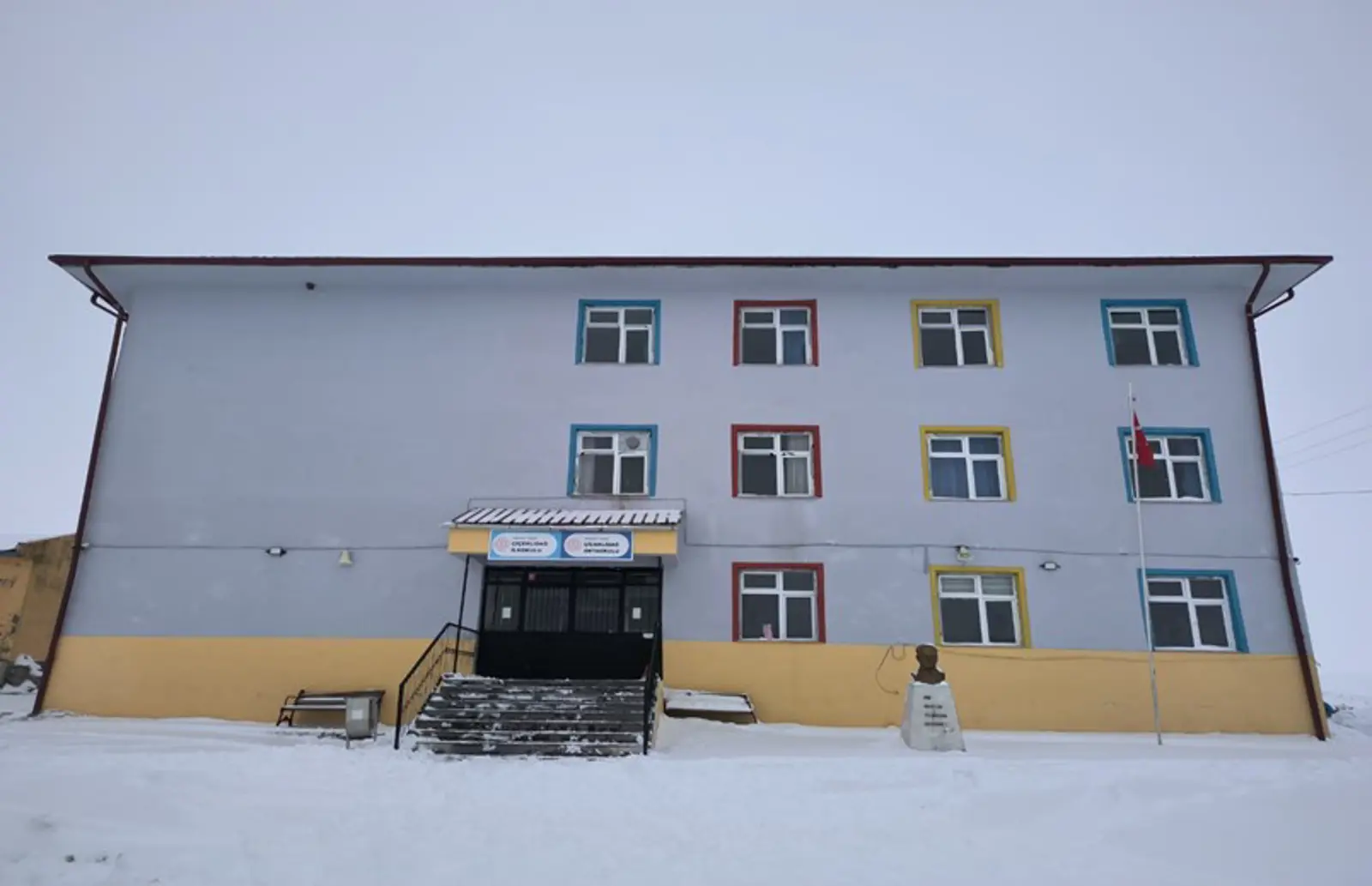 Kurum Kapak Görseli