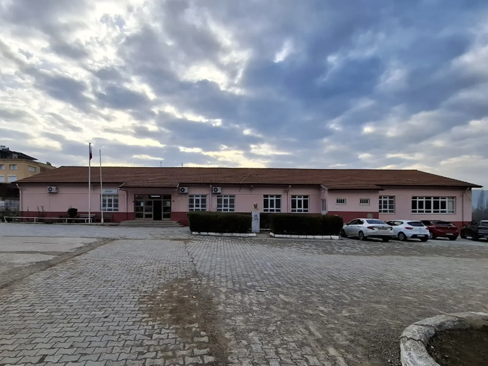 Kurum Kapak Görseli