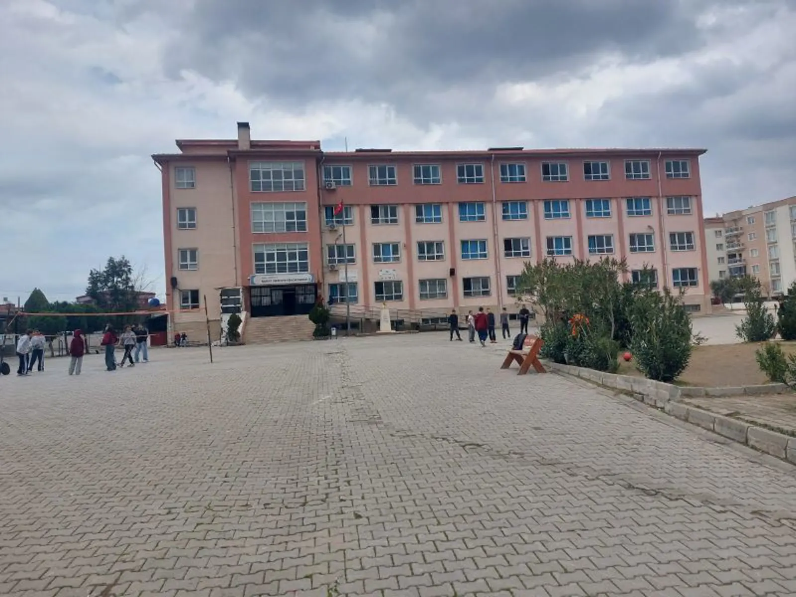 Kurum Kapak Görseli