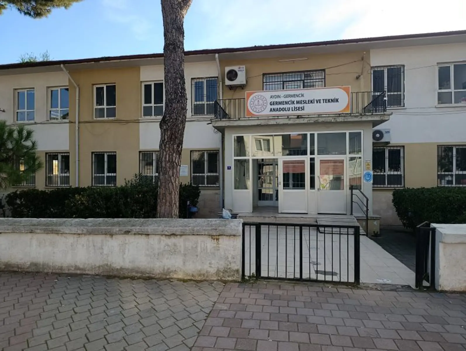Kurum Kapak Görseli