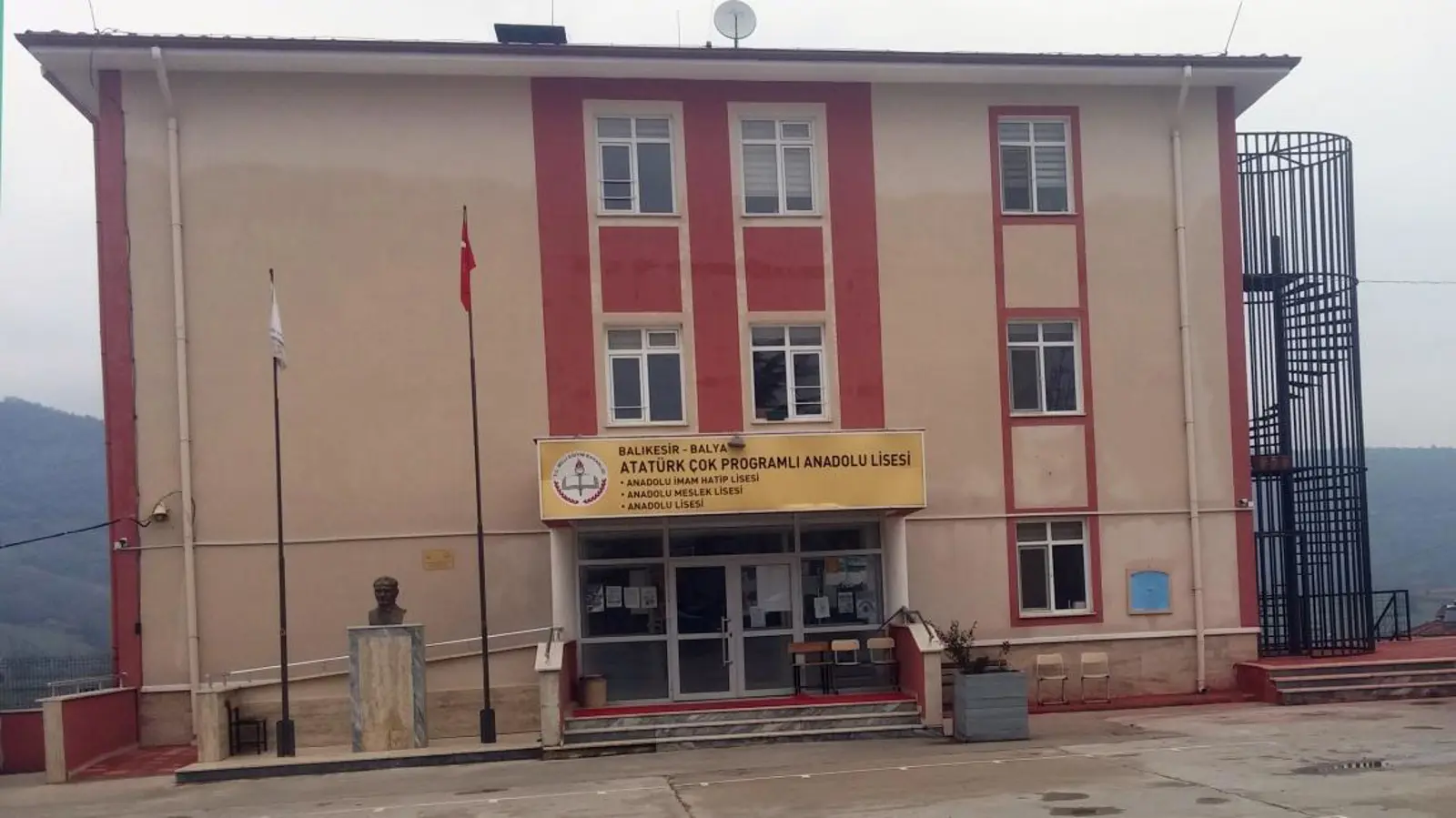 Kurum Kapak Görseli
