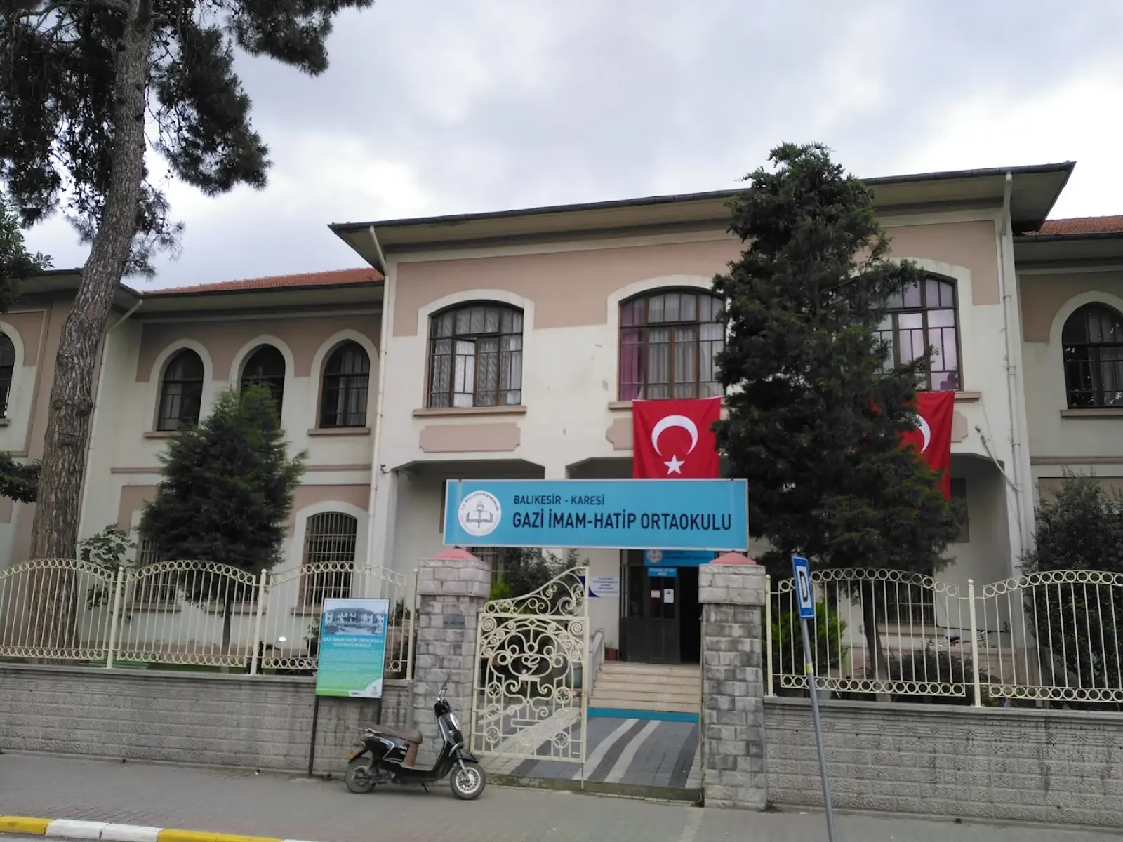 Gazi İmam Hatip Ortaokulu