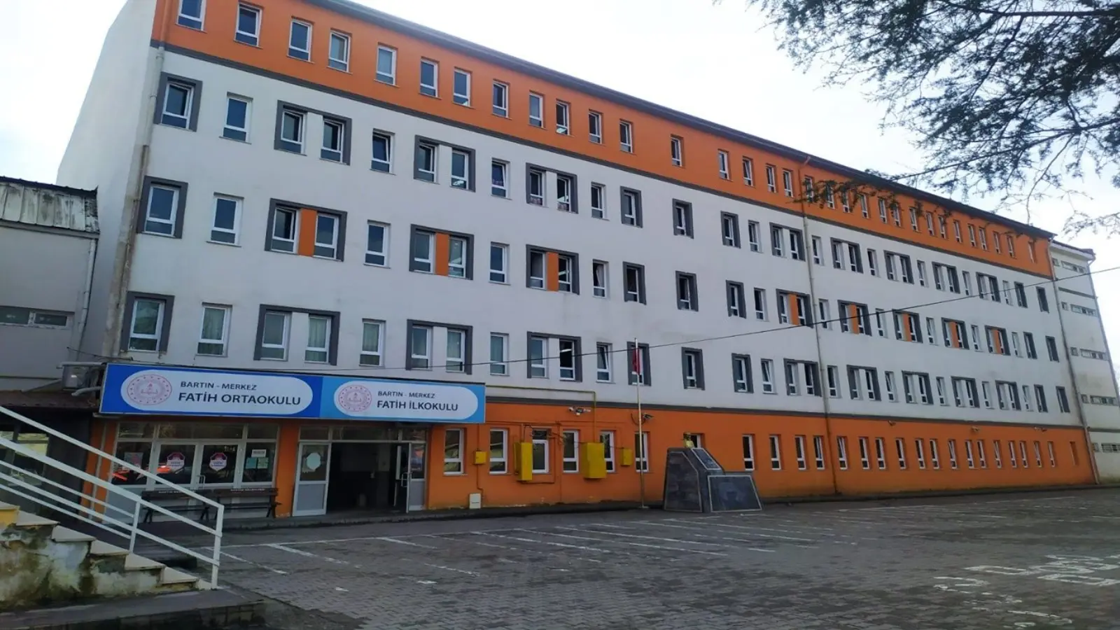 Kurum Kapak Görseli