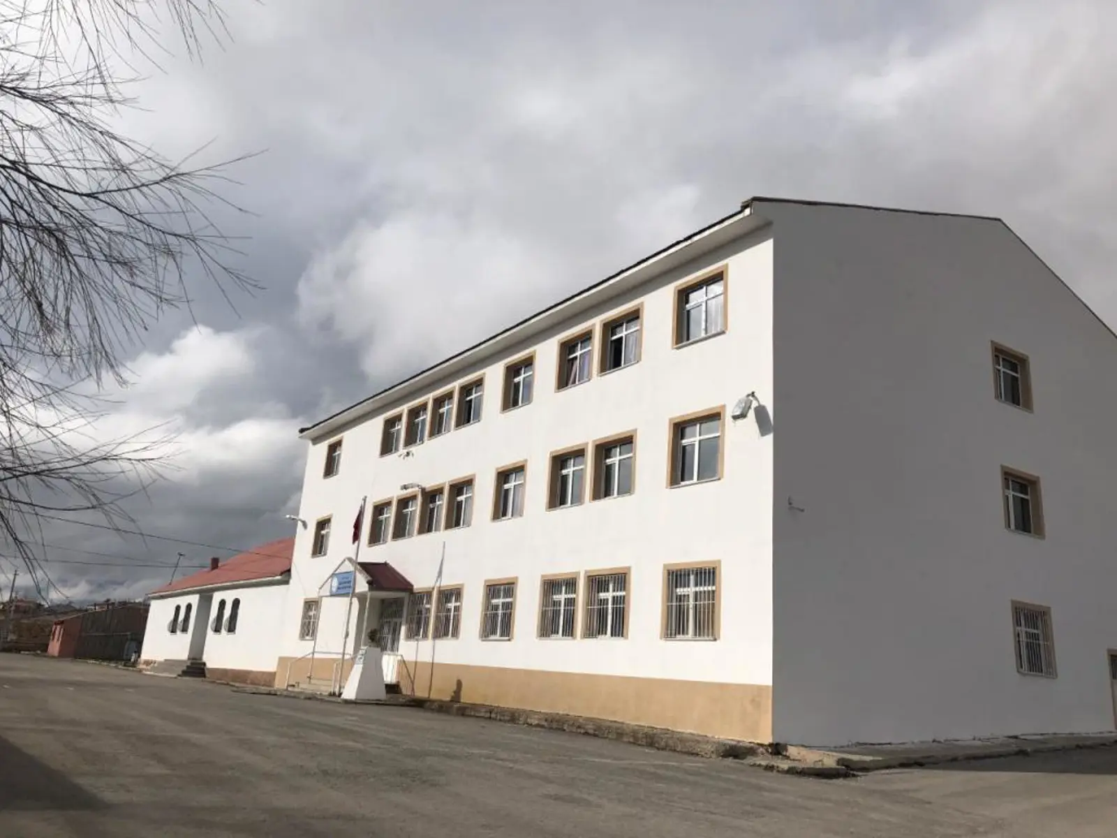 Kurum Kapak Görseli