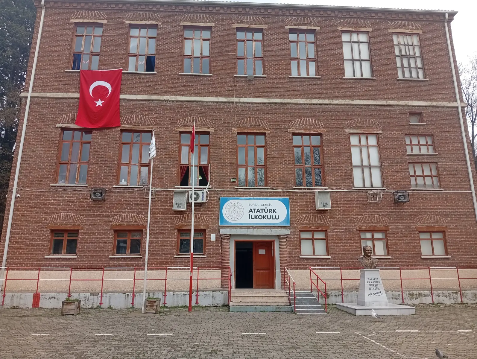 Kurum Kapak Görseli