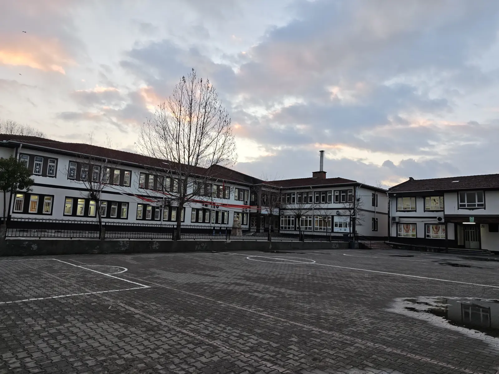 Kurum Kapak Görseli