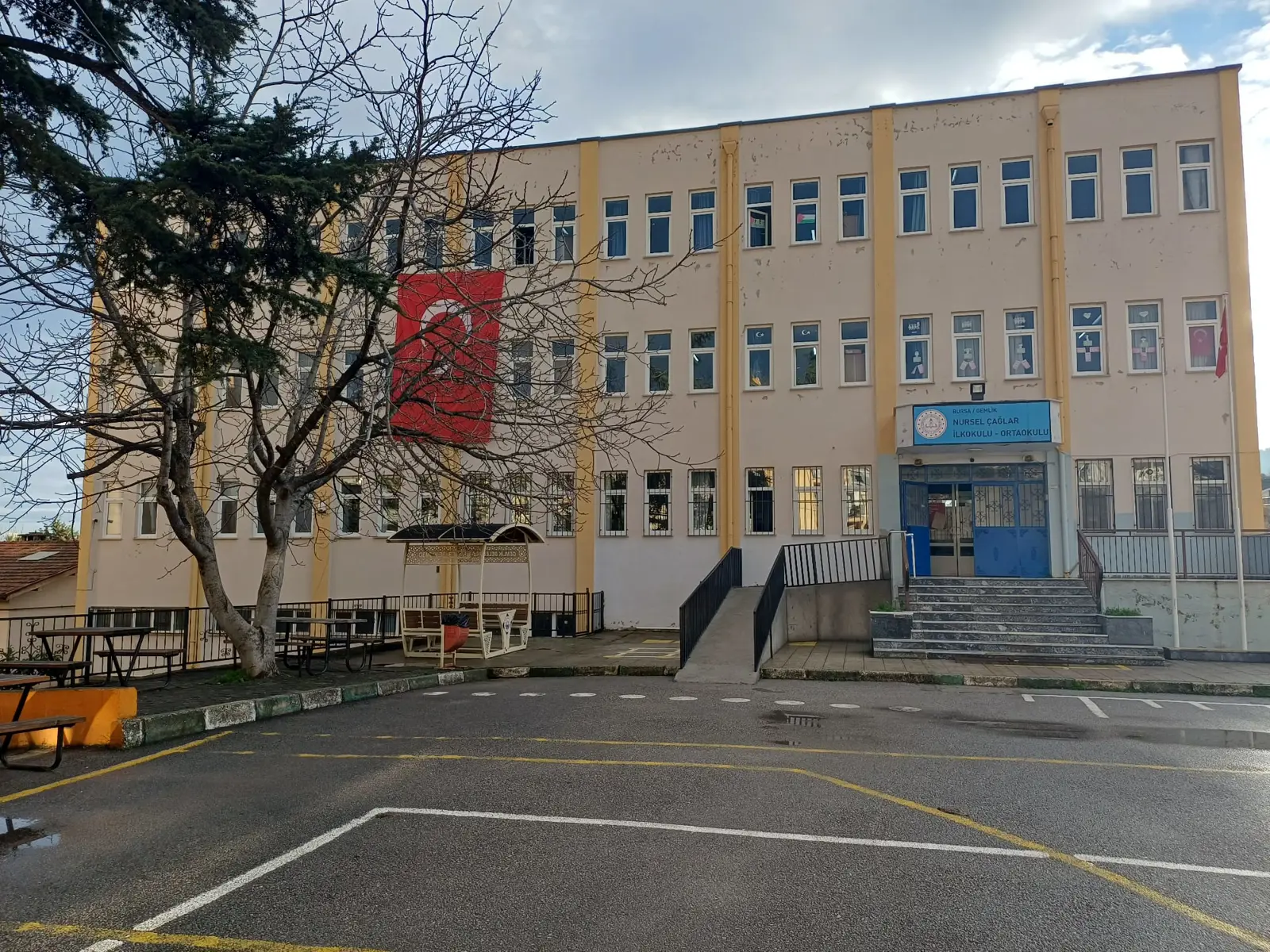 Kurum Kapak Görseli