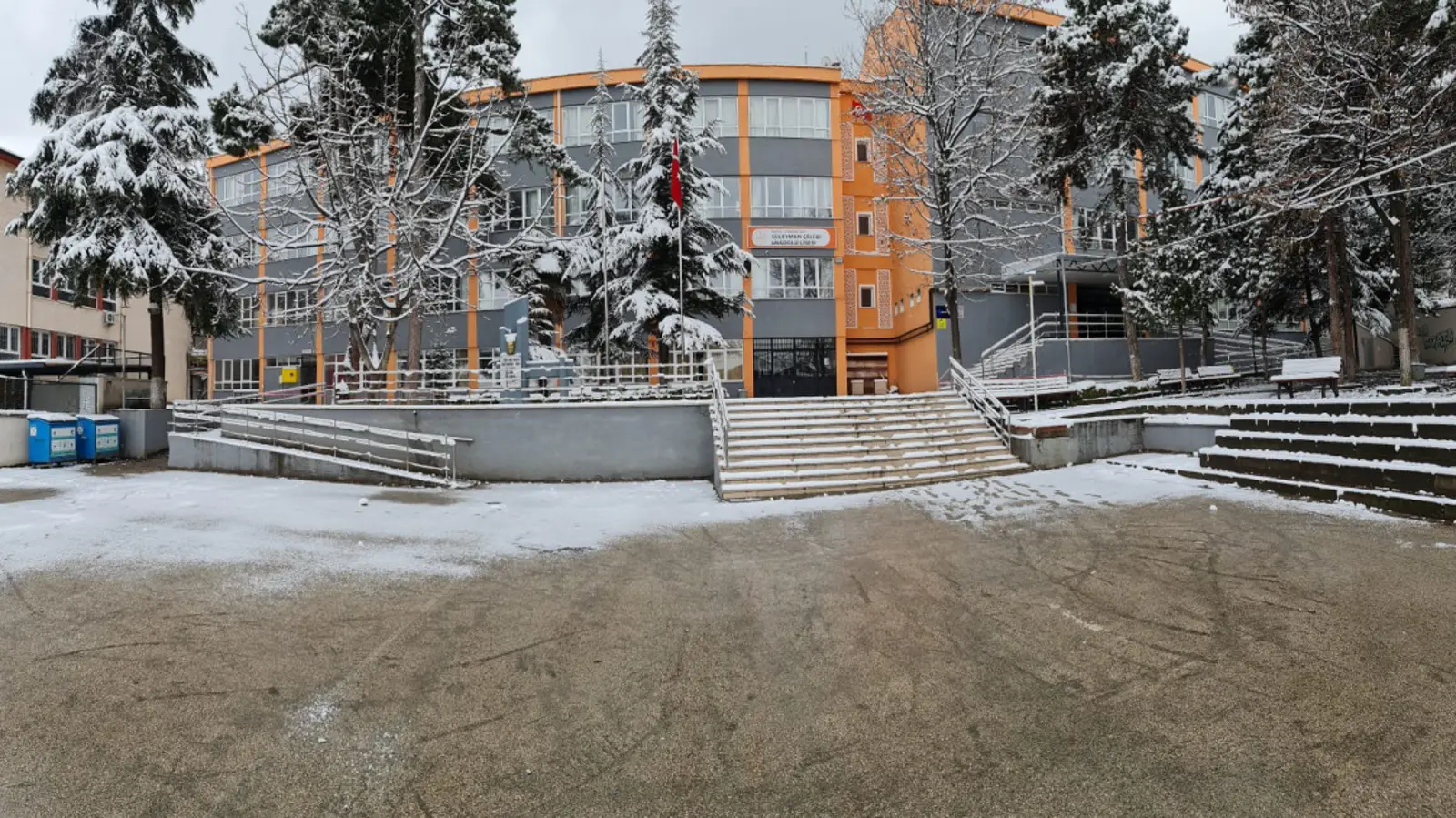 Kurum Kapak Görseli