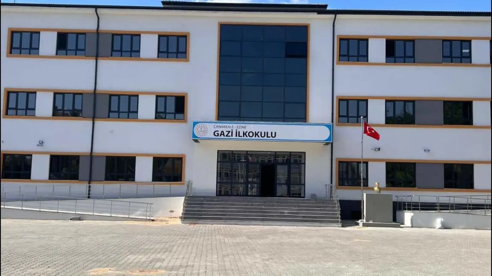 Kurum Kapak Görseli