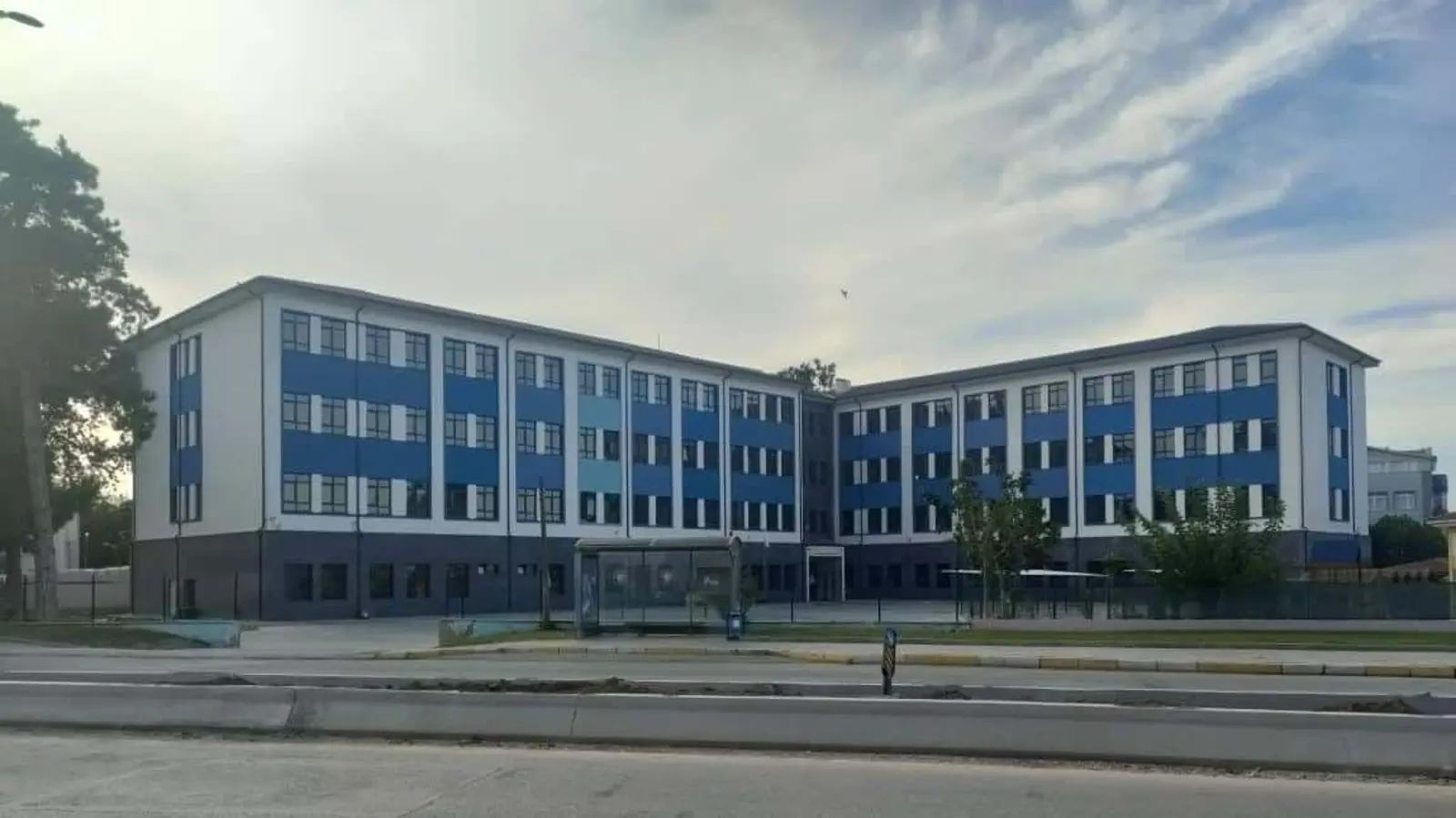 Kurum Kapak Görseli