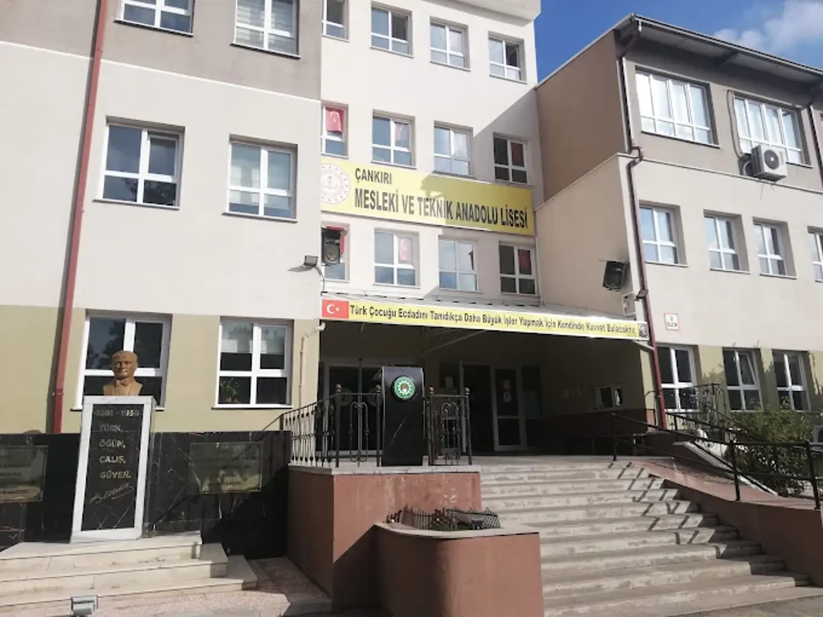 Kurum Kapak Görseli