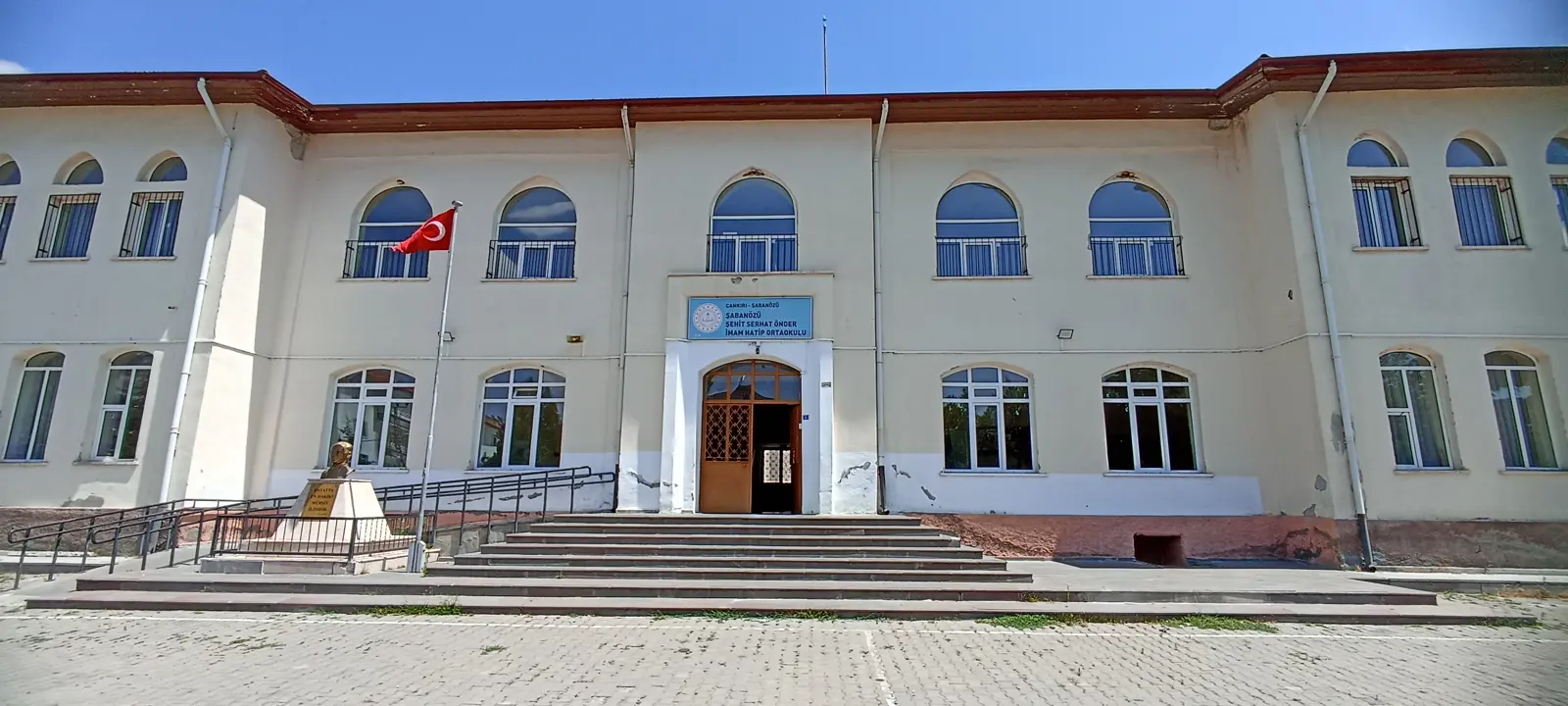Kurum Kapak Görseli