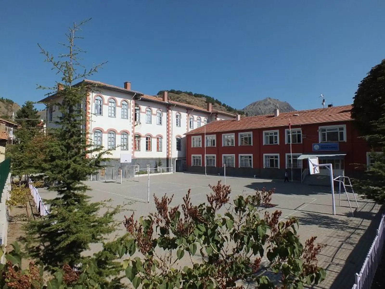Kurum Kapak Görseli