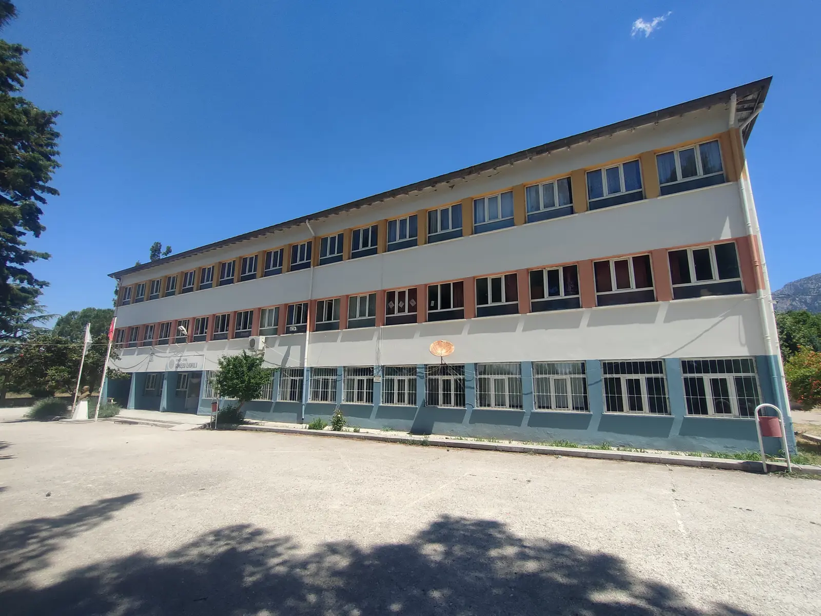 Kurum Kapak Görseli