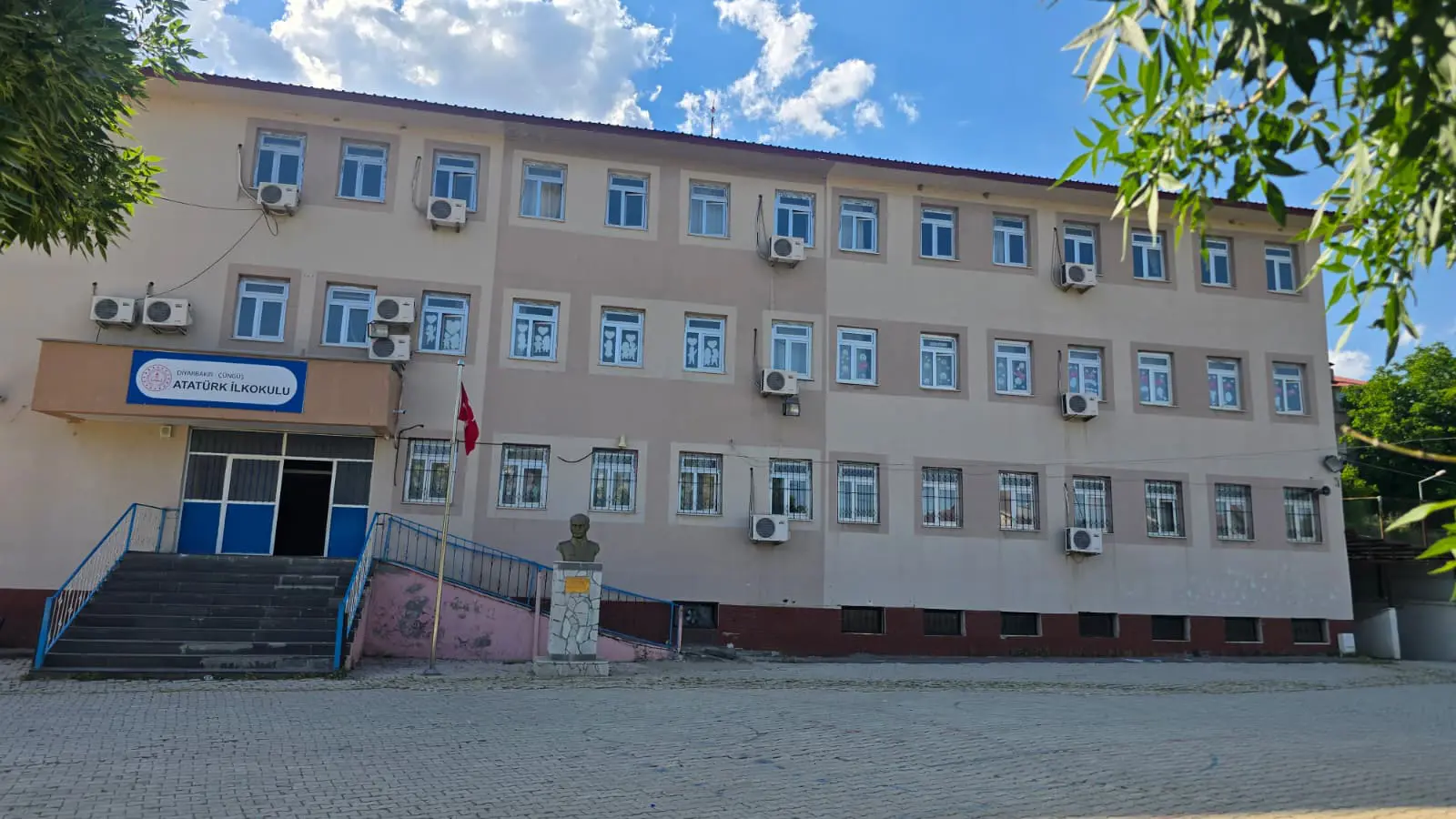 Kurum Kapak Görseli