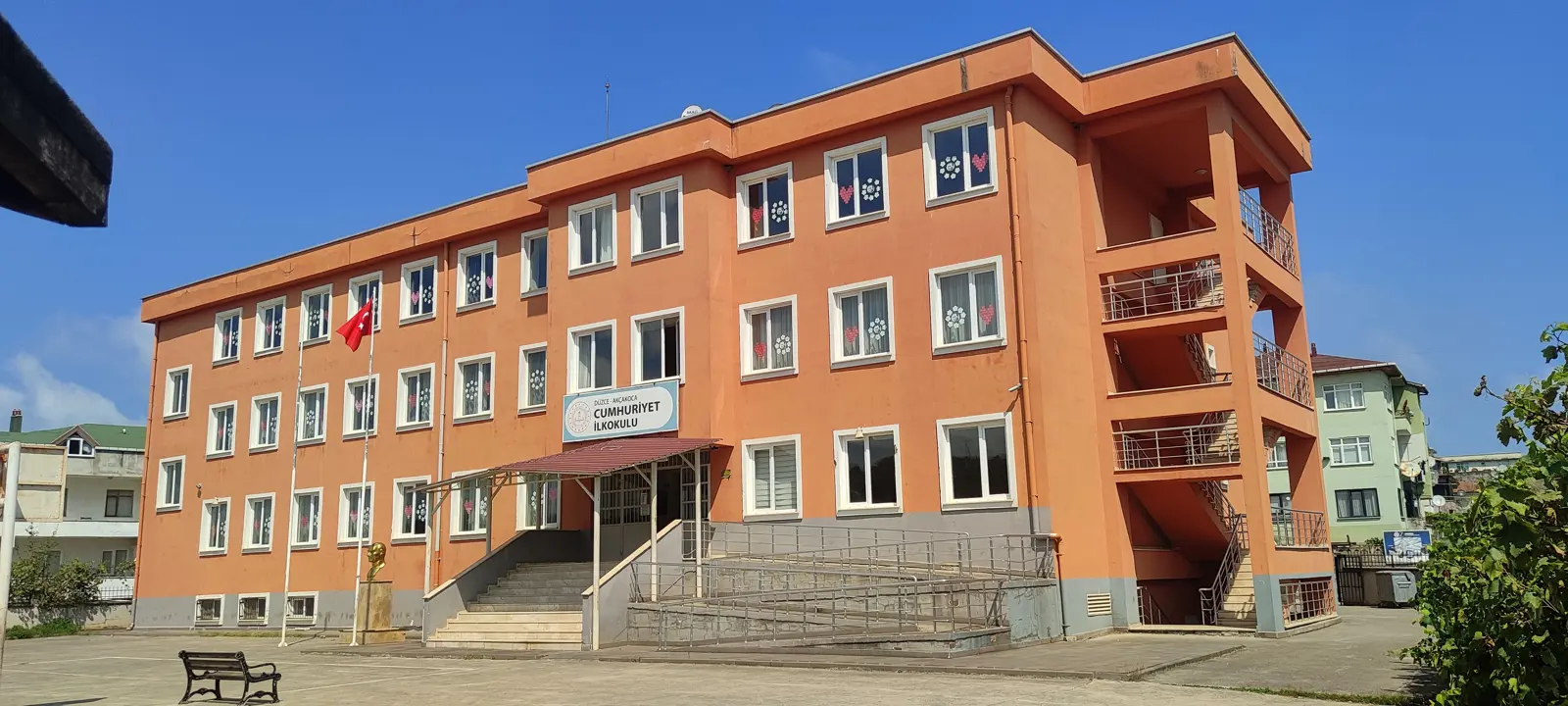 Cumhuriyet İlkokulu