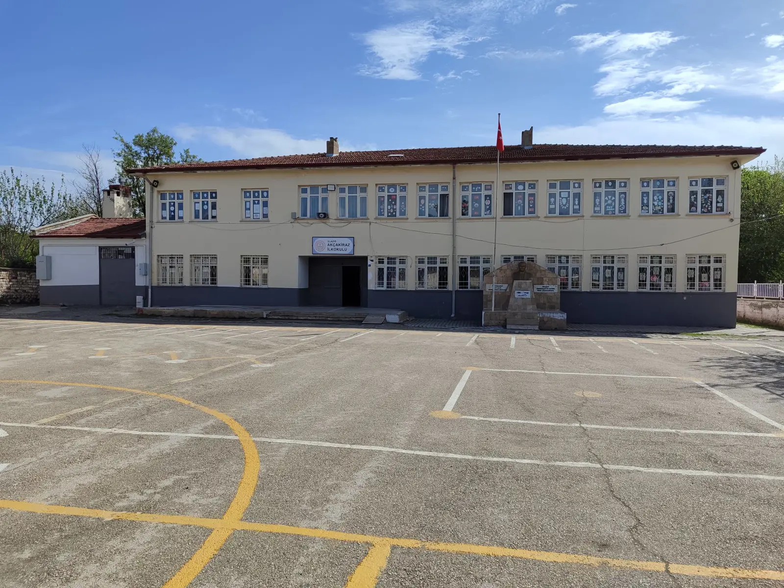 Akçakiraz İlkokulu