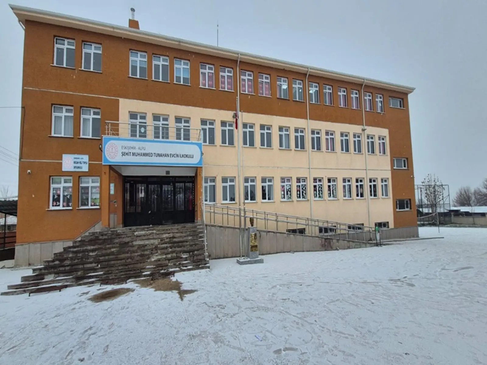Kurum Kapak Görseli