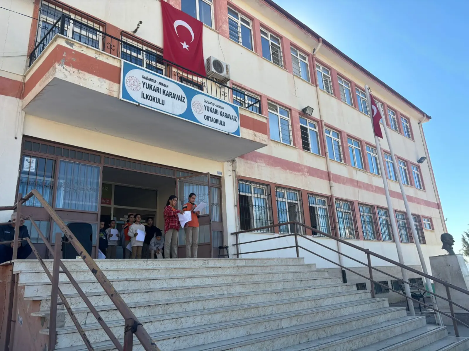 Yukarı Karavaiz İlkokulu