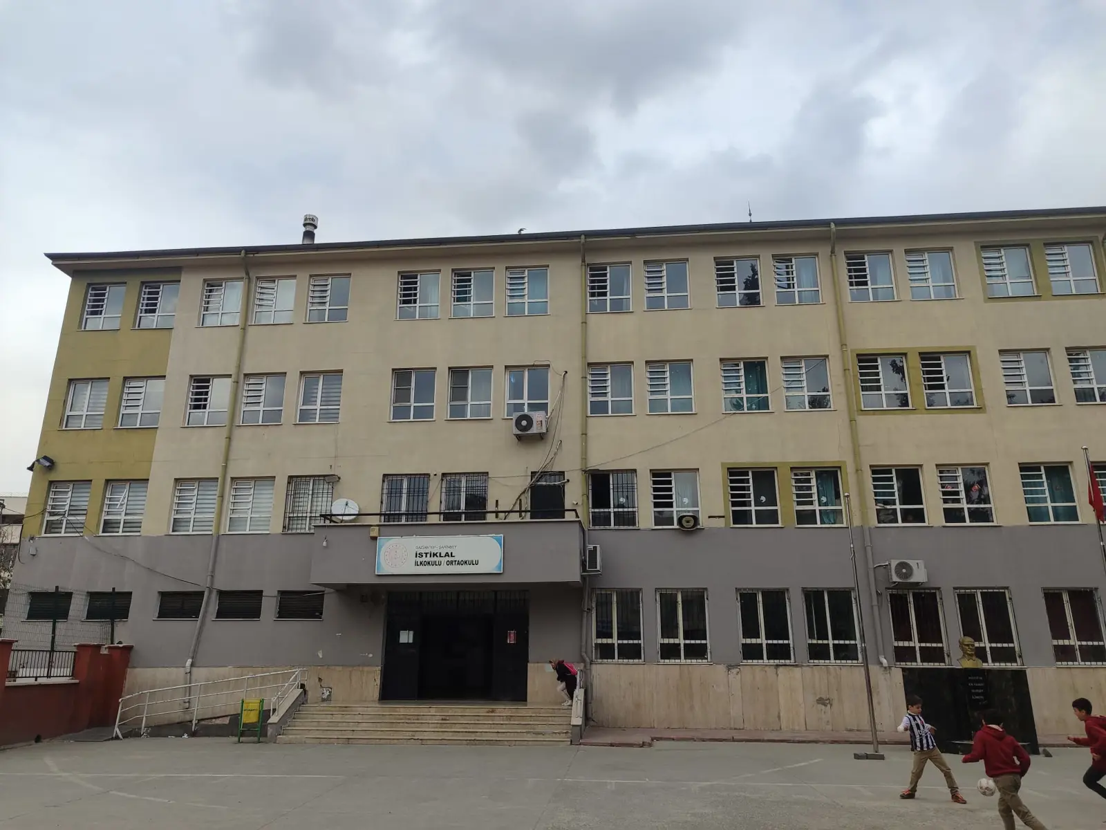Kurum Kapak Görseli