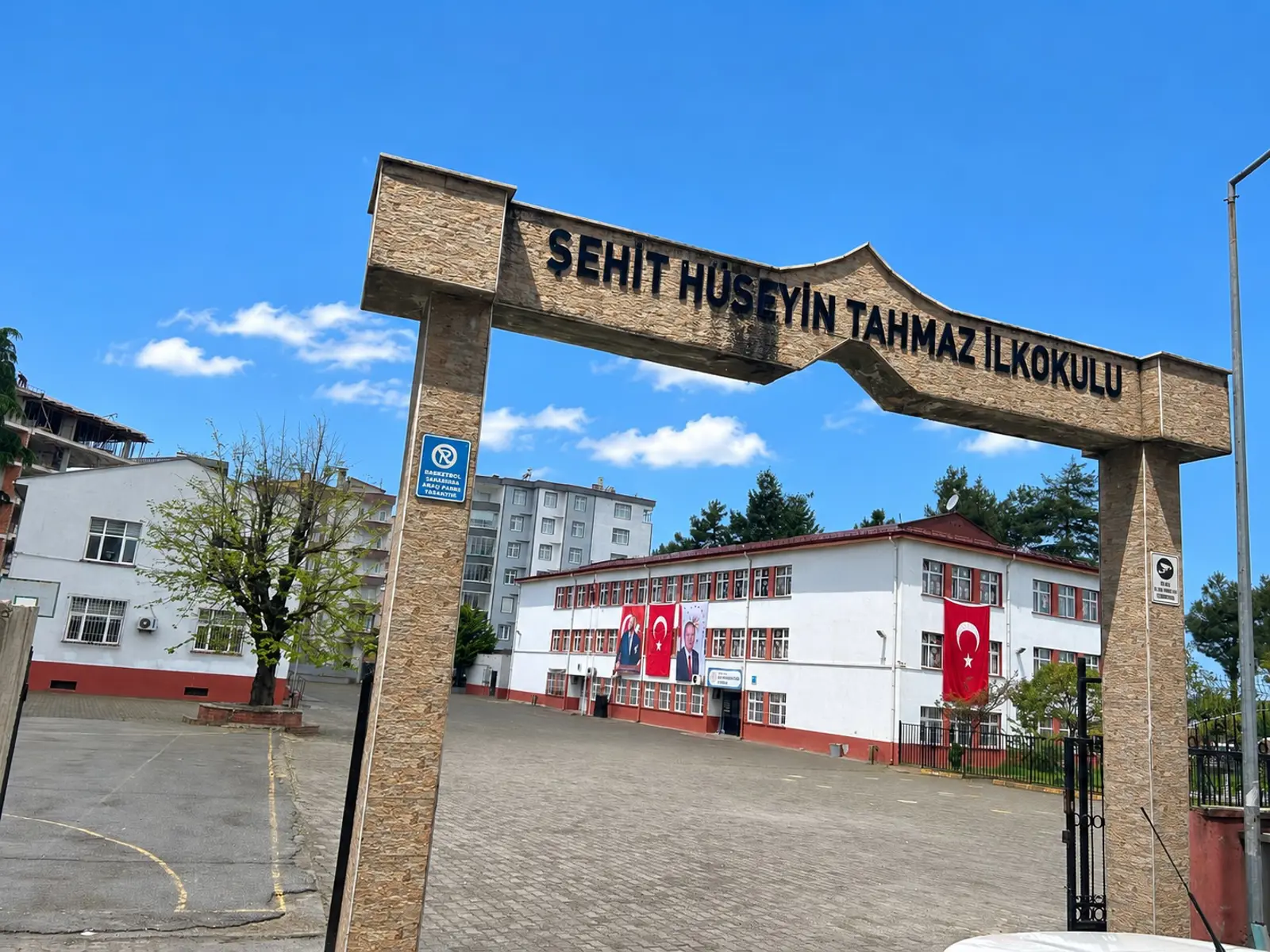 Kurum Kapak Görseli