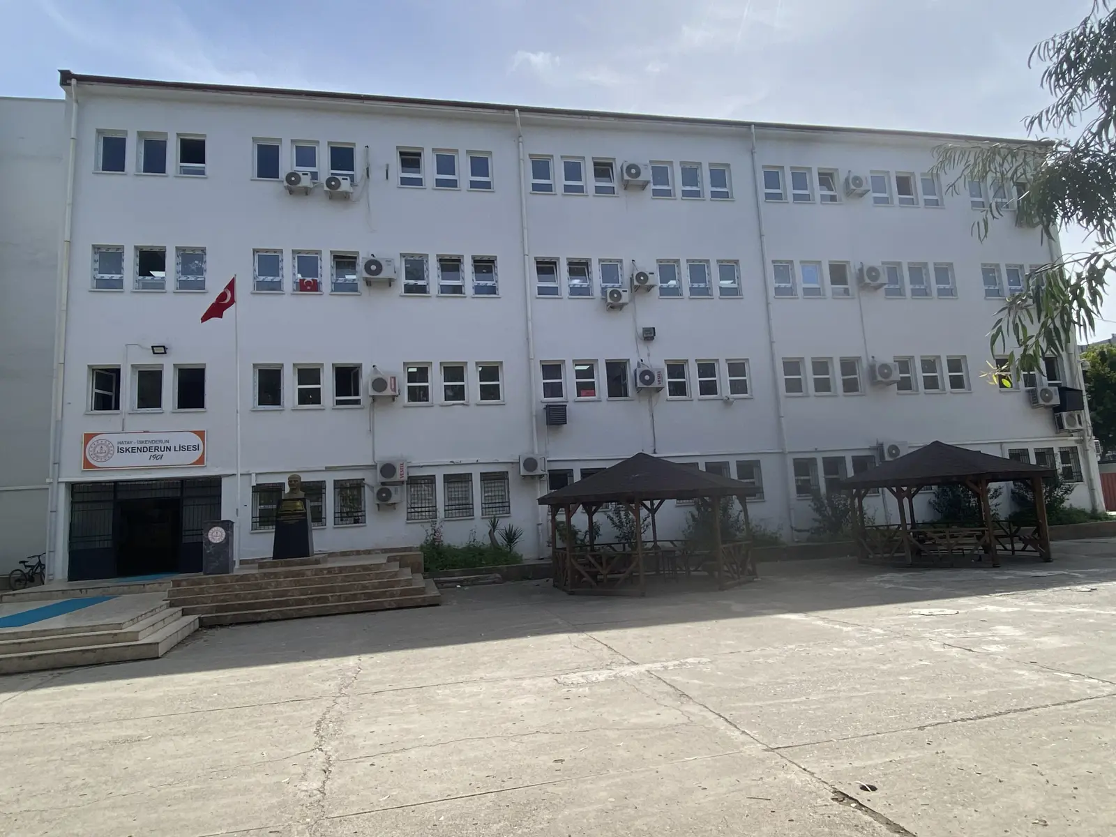 Kurum Kapak Görseli