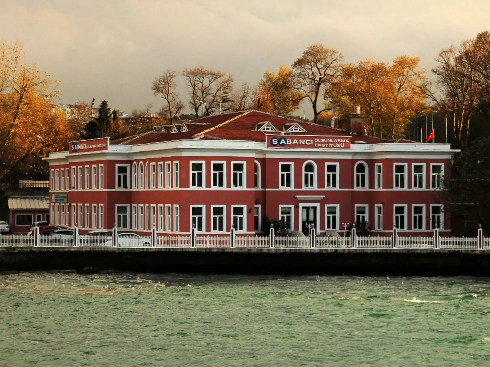Kurum Kapak Görseli
