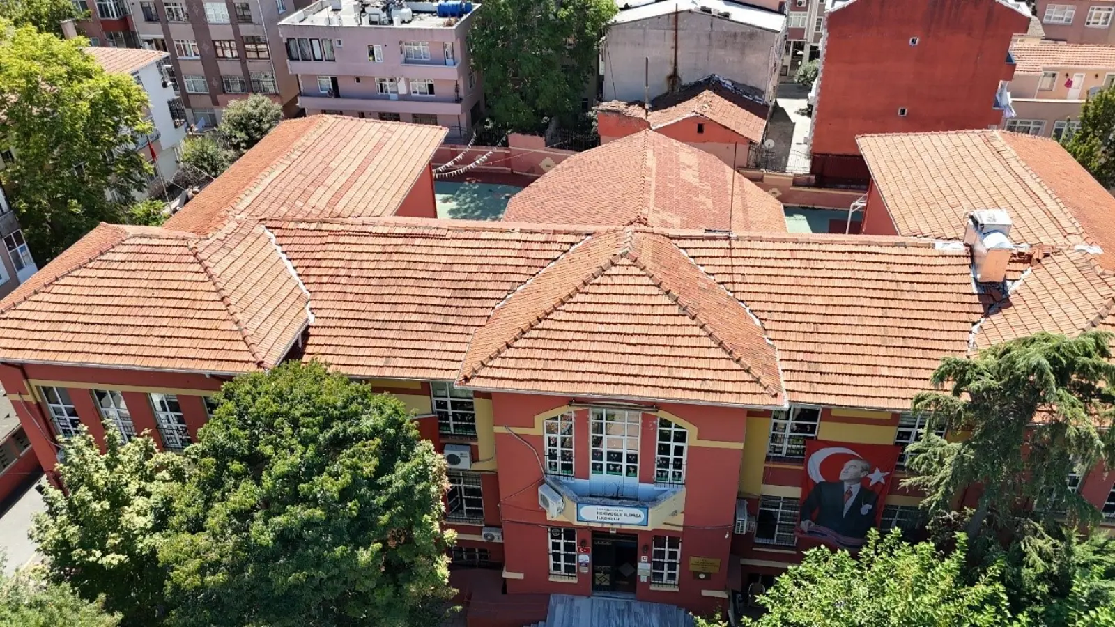 Hekimoğlu Alipaşa İlkokulu