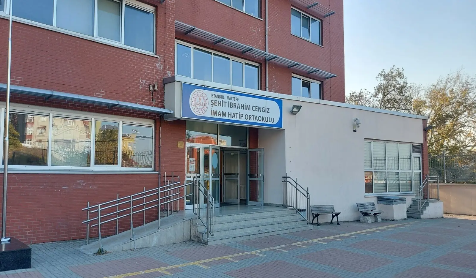 Kurum Kapak Görseli