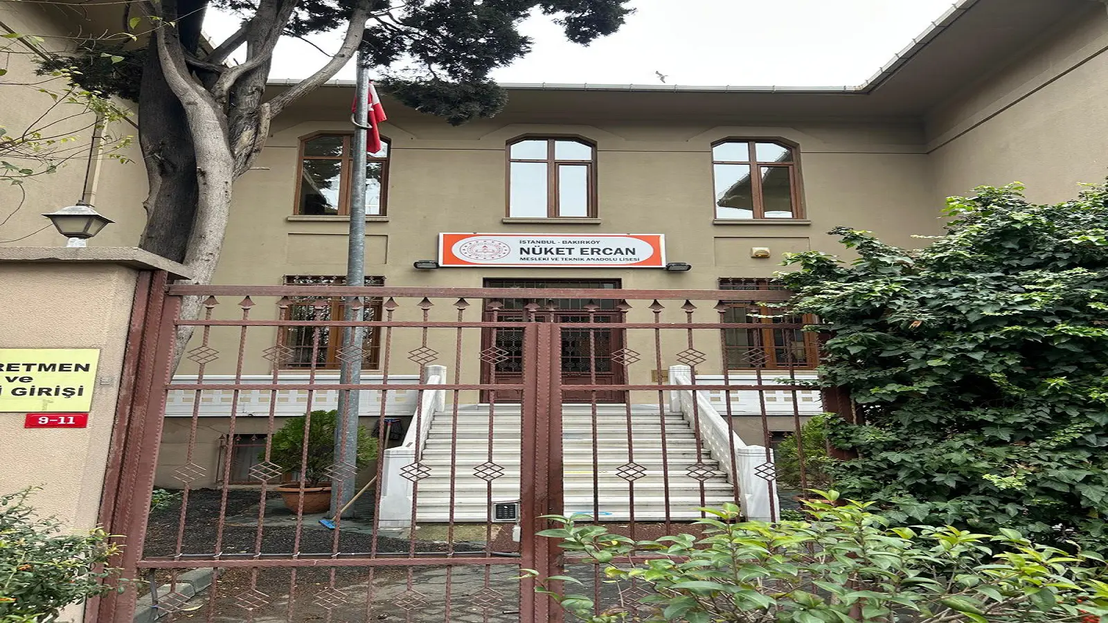 Kurum Kapak Görseli
