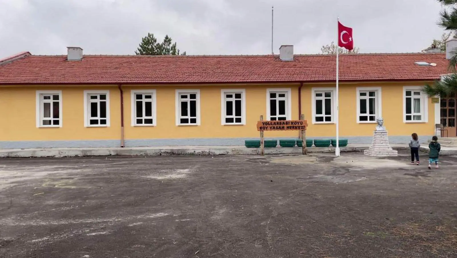 Yollarbaşı İlkokulu