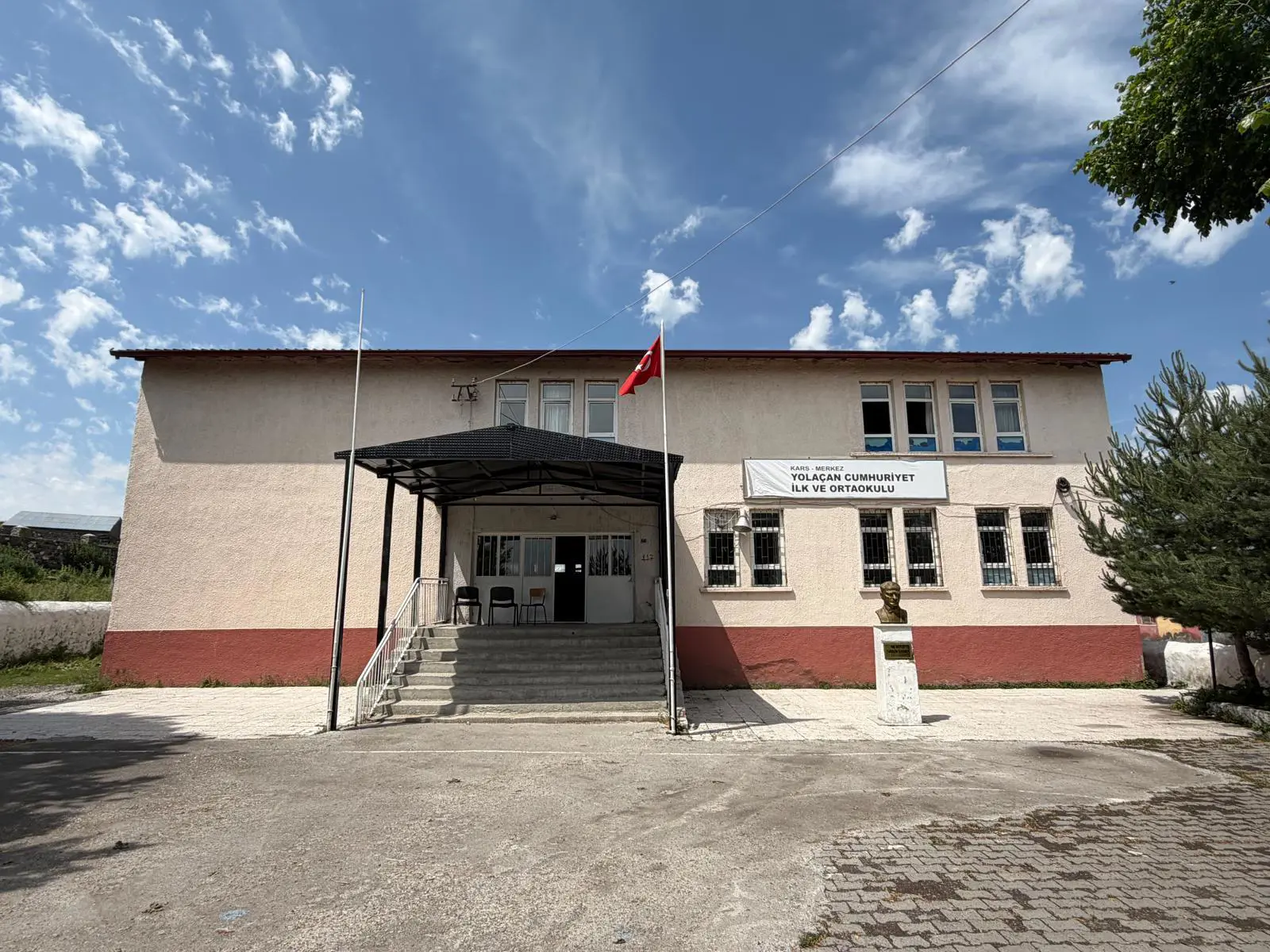 Yolaçan Cumhuriyet İlkokulu