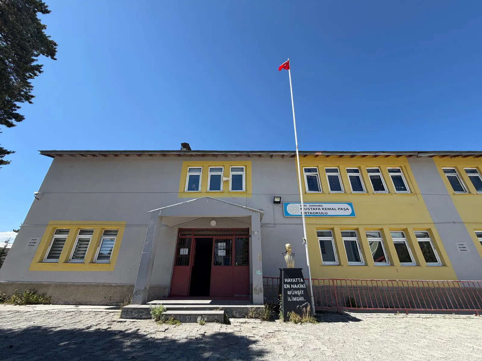 Kurum Kapak Görseli