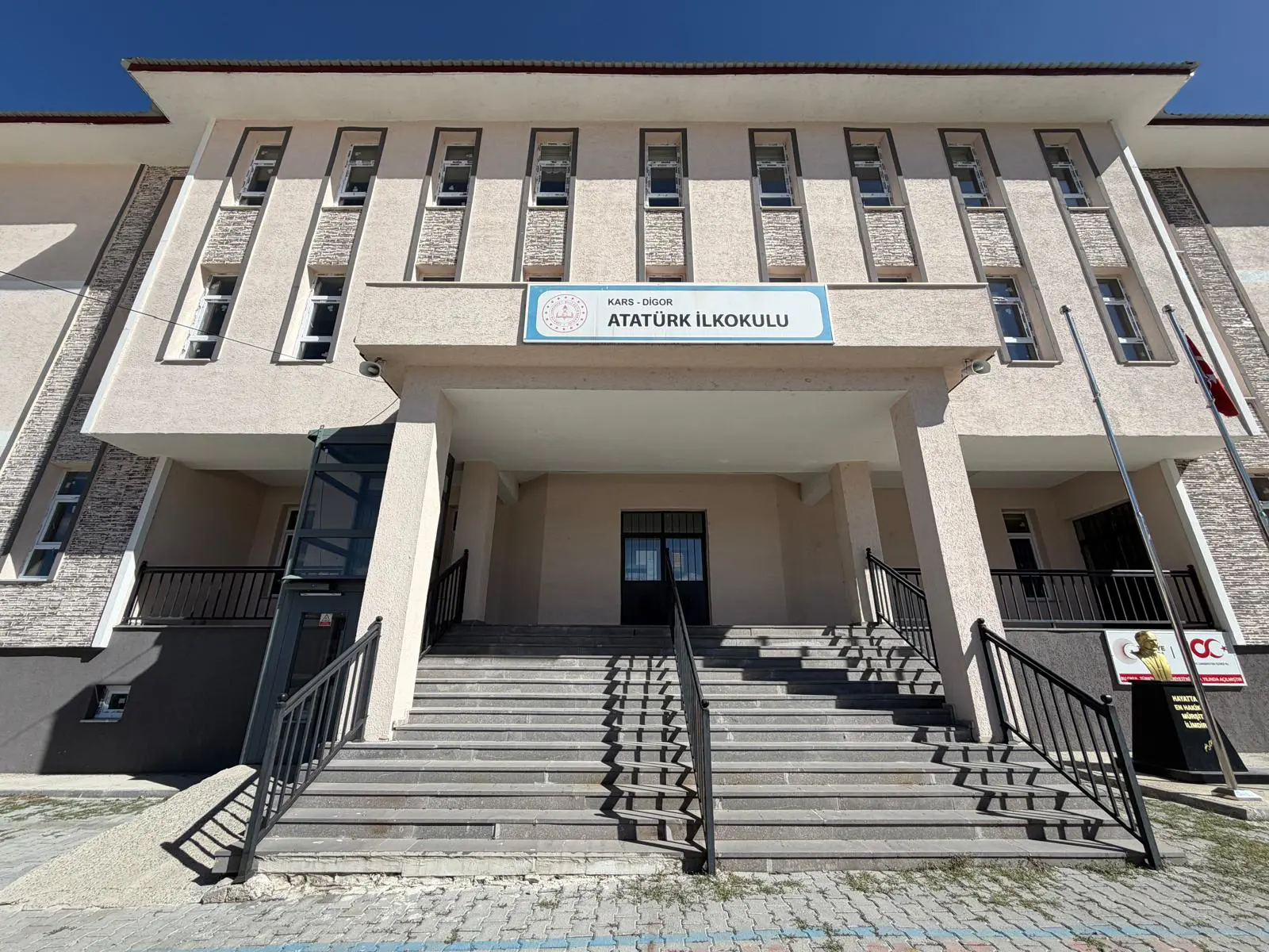 Kurum Kapak Görseli