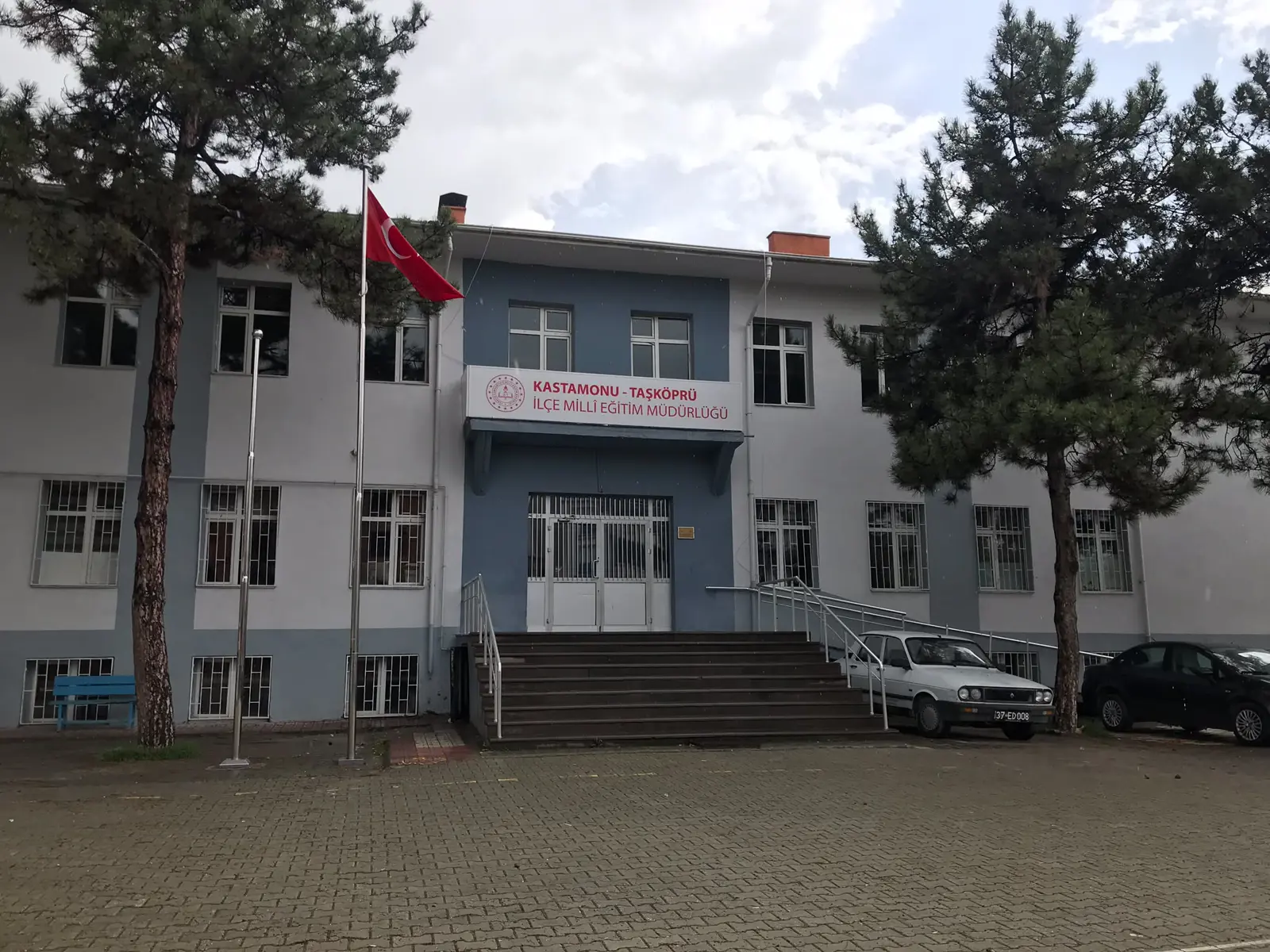 Kurum Kapak Görseli