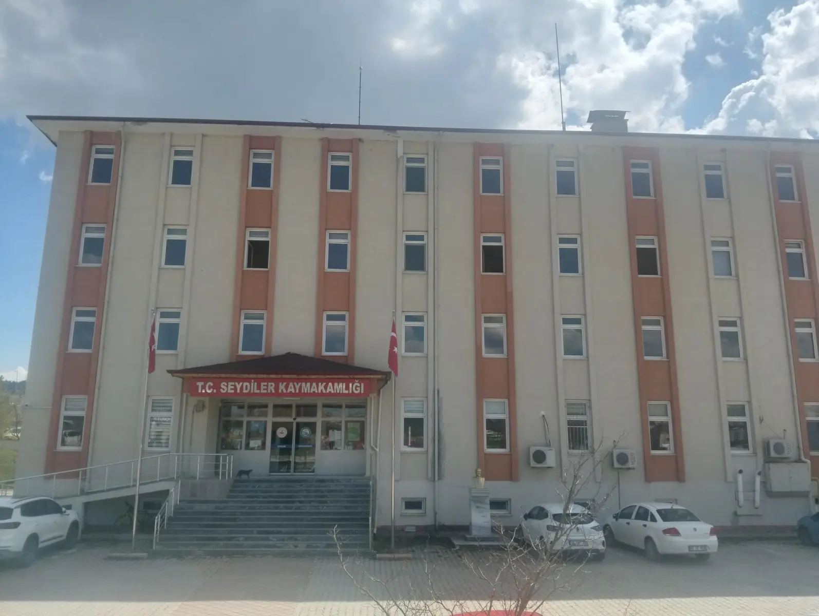 Kurum Kapak Görseli