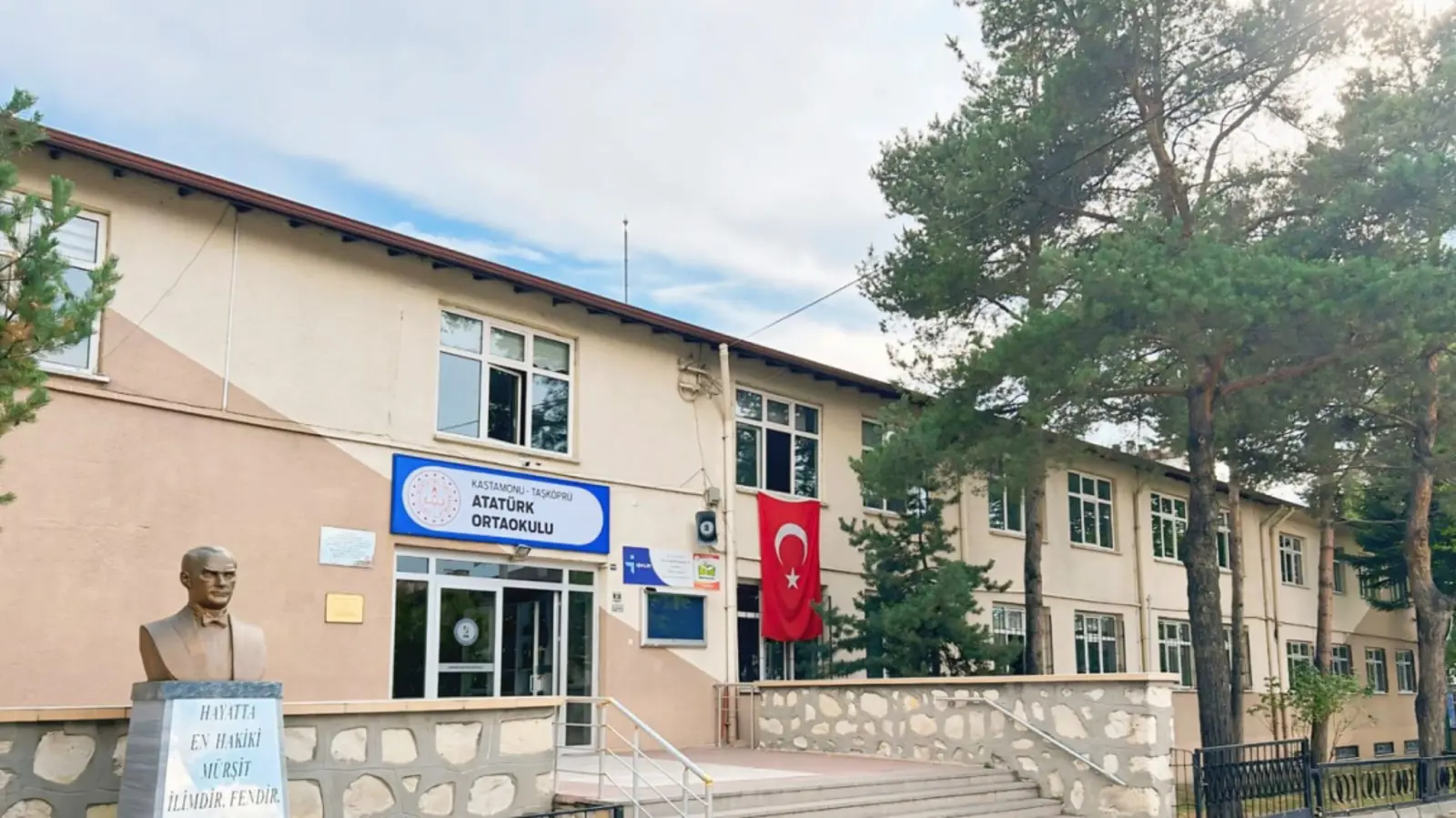 Kurum Kapak Görseli