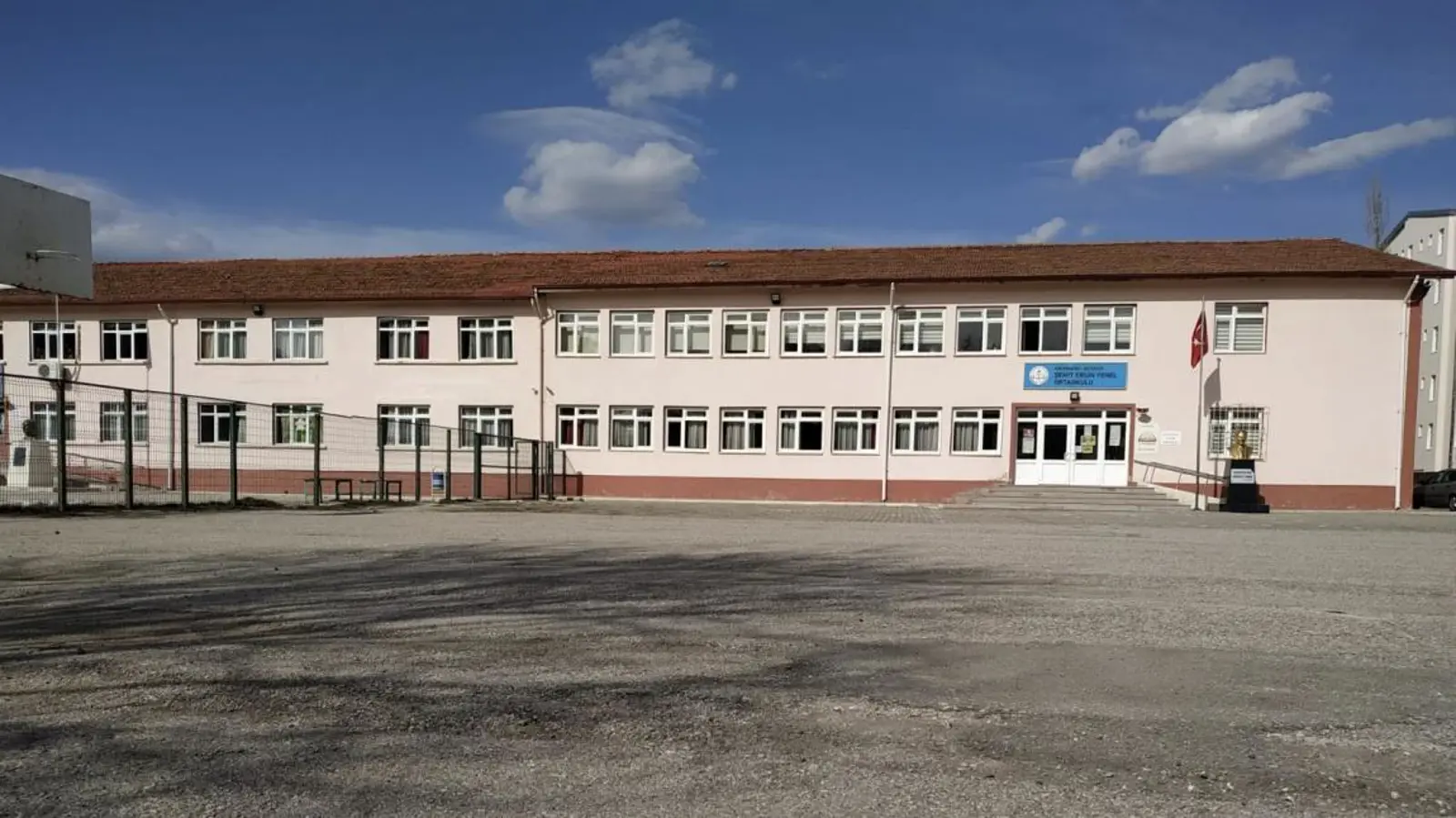 Kurum Kapak Görseli
