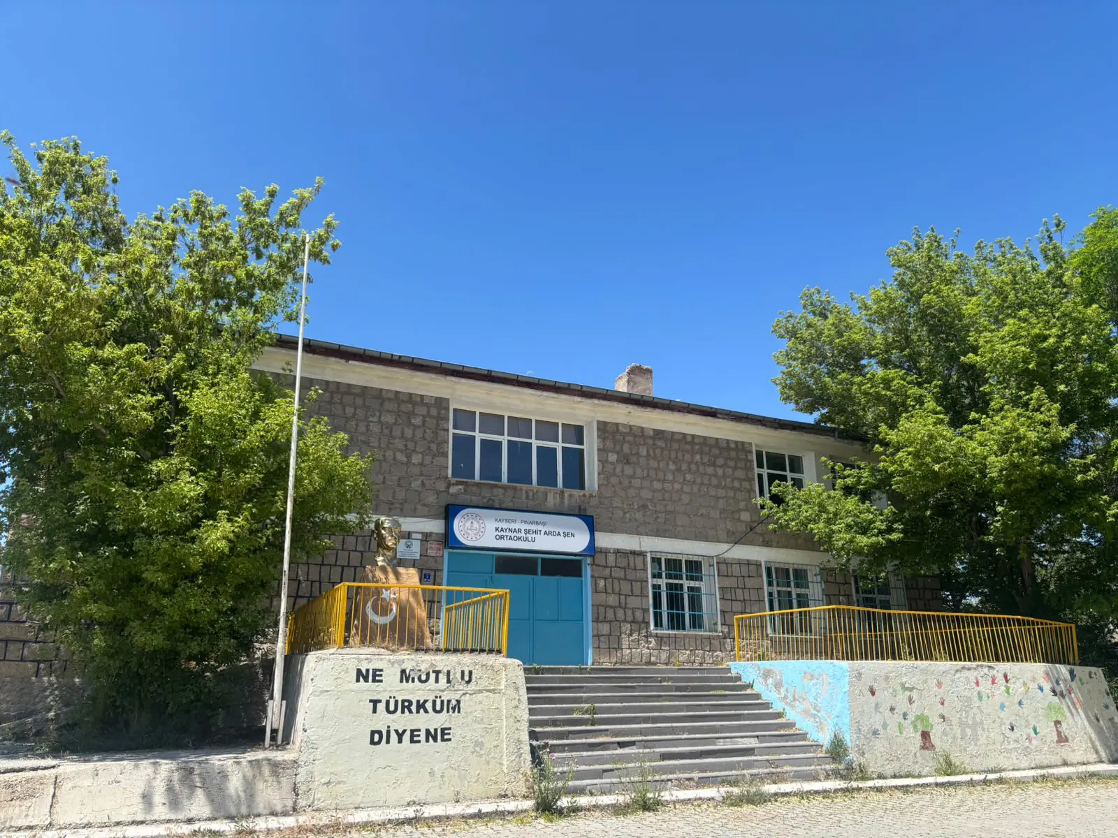 Kurum Kapak Görseli