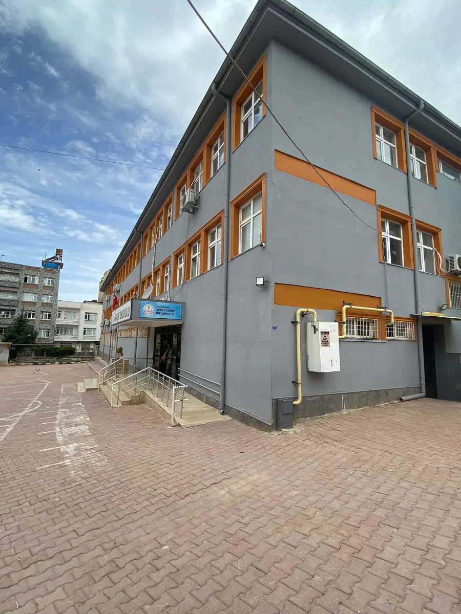 Kurum Kapak Görseli