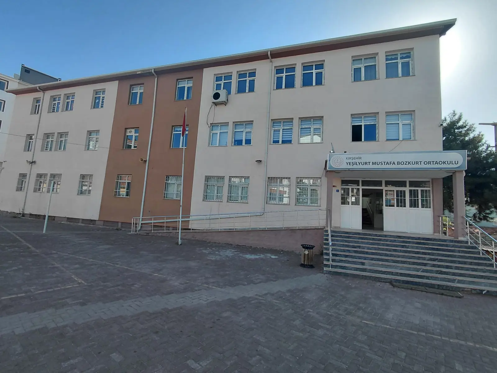 Kurum Kapak Görseli