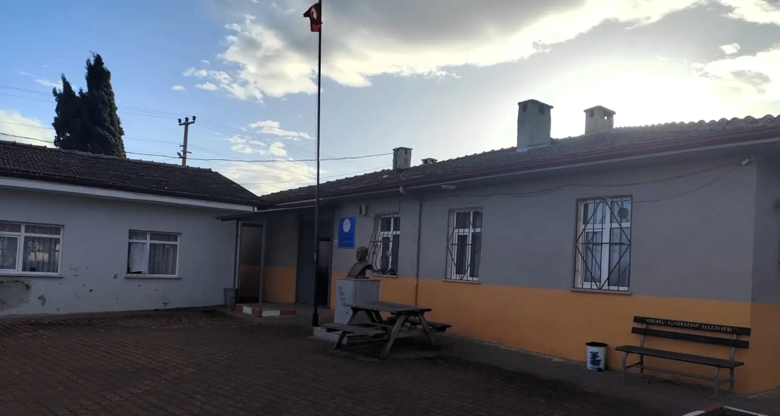 Kurum Kapak Görseli