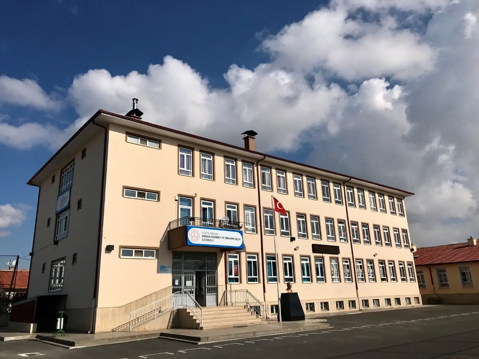 Kurum Kapak Görseli